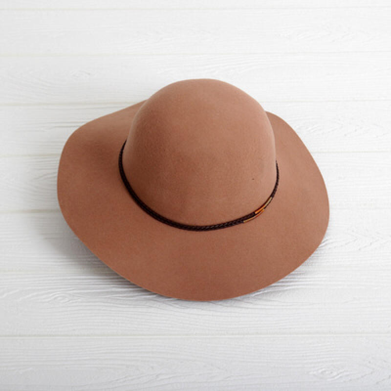 

Шляпа из войлока - Кожаная витая линия H744 Beige/Free Size