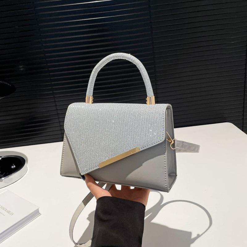 

Жирная кожа универсальная мода универсальная маленькая квадратная сумка женская новая нишевая высококлассная шоппинг плечевая сумка мессенджер серебряный