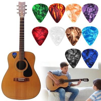10 Stück Gitarrenplektren Bunte Gitarrenplektren mit Plektrumhalter Ukulele-Plektren Mehrfarbiges Zelluloid 0,46/0,71/0,96 mm Gitarrenzubehör