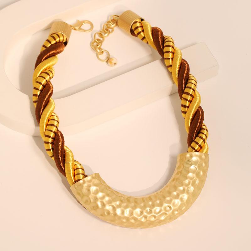 Statement Necklace with Geometry Pendant Design for Women Trendy Wedding Party Jewelry