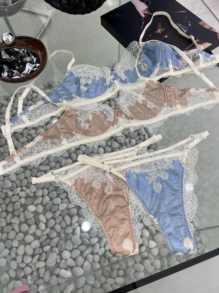 Elegant Ultra-Thin Lace Color-Block Bra Set - Anti-Sagging, Minimizes Large Bust