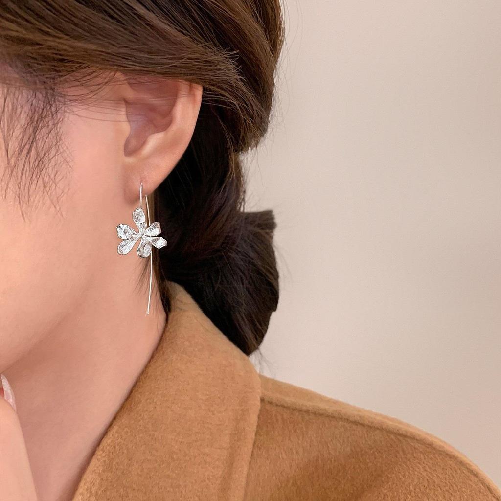 Iris-Blumen-Retro-Ohrringe für Damen - Elegantes, Trendiges, Vielseitiges Design mit leichtem Luxus und Einzigartiger Persönlichkeit.