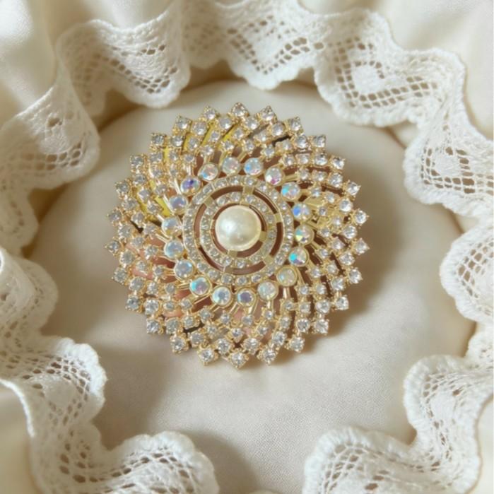 Delicate Round Shape Brooch for Women Men Fashion Rhinestone Brooches Pins Jewelry Accessories Party Gifts