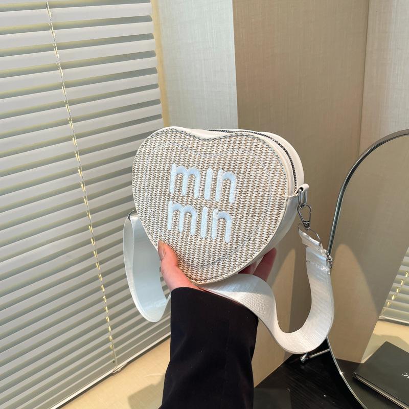 2025 new niche design women's bag love peach heart shape shoulder messenger bag trend casual letter women's bag