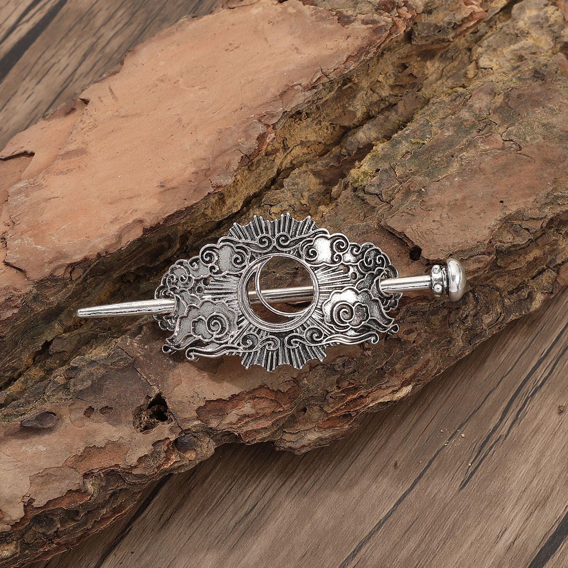

1pc Vintage Silver Moon Cloud Intricate Celestial Hairpin Gothic Filigree Design Unique Statement Accessory Boho Personality