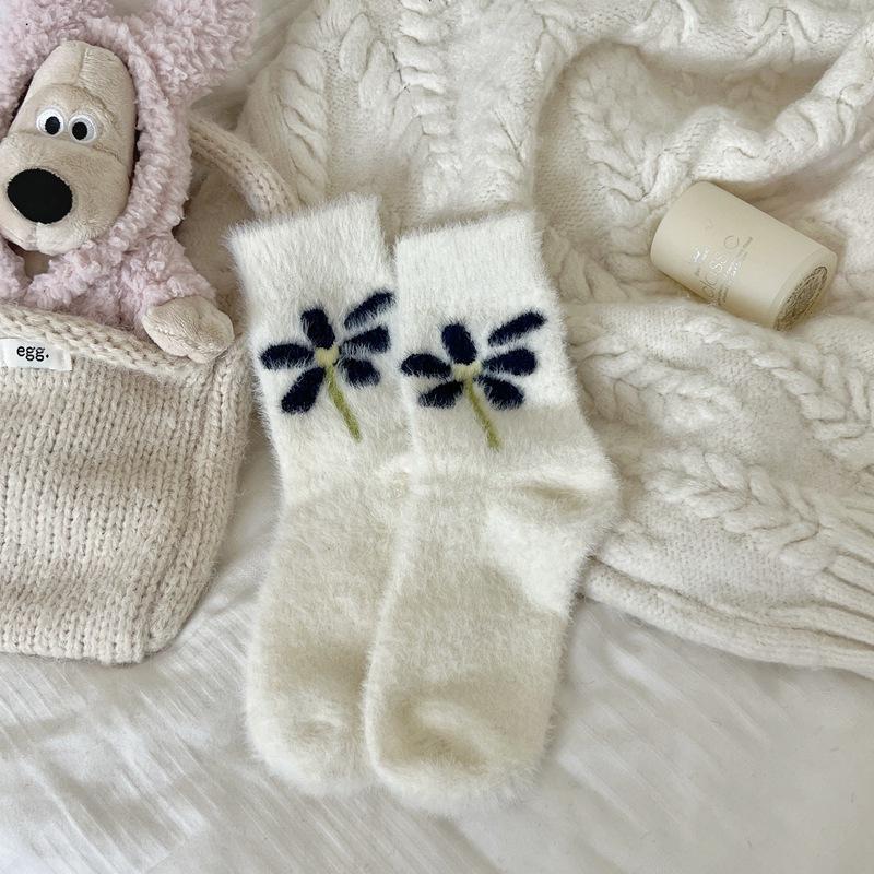 Mink Fur Small Flower Cute Home Fleece Warm Mid-calf Women's Socks, Women's Autumn and Winter Thickened Snow Mohair Socks