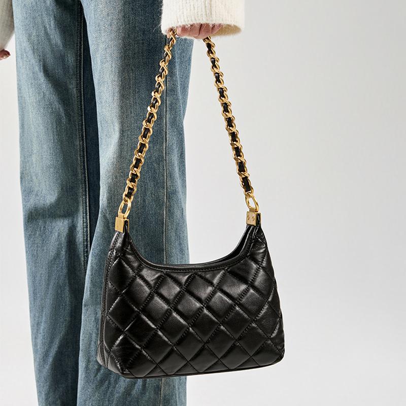 Damentasche aus echtem Leder Ein-Schulter-Unterarmtasche Neue trendige und modische Kette Crossbody-Tasche mit hohem Wert Vielseitige Pendeltasche
