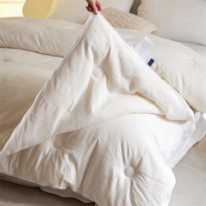 Grace 3D Jacquard Cotton Soybean Quilt