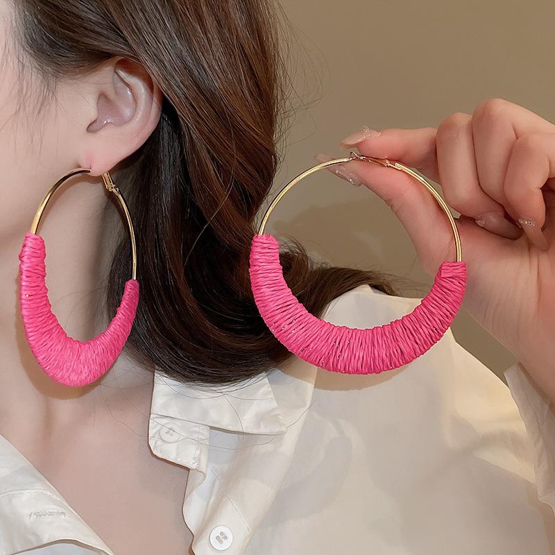 Silver needle retro Hong Kong style dripping oil round earrings niche temperament earrings fashion light luxury summer women's high-end earrings