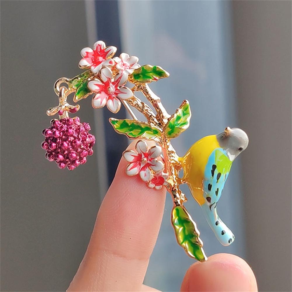 Enamel Bird Brooches for Women Animal Sparrow Pin Fruit Flower Branch Ladies Party Gifts Dress Accessories Fashion Jewelry