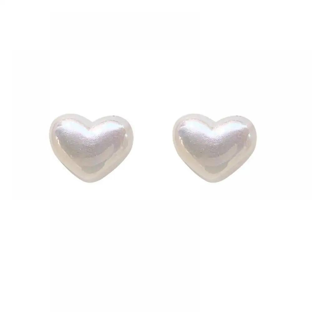 Heart Pearl Earrings for Women Jewelry Making Cute Romantic Earrings Elegant Fashion Minimalist Style Stud Earrings for Women