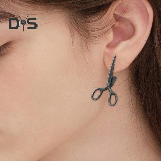 1 Pair Women Earrings Exaggerated Style Scissors Shape Retro Individual Anti-slip Daily Wear Special Occasions Club Ear Jewelry