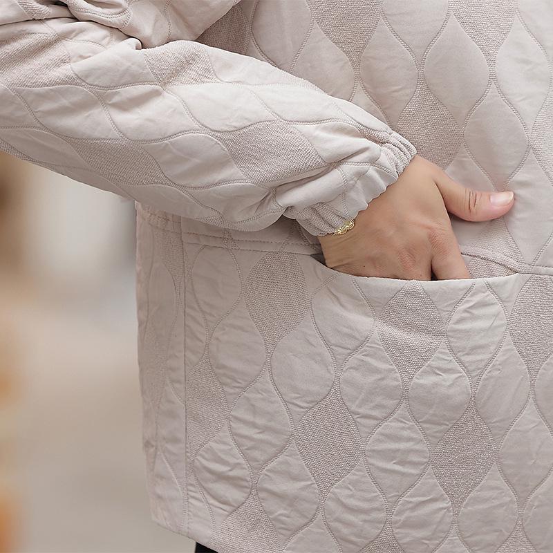Elegant Spring Jacket for Fashionable Middle-Aged Women - Age-Reducing, Slimming Style for Spring and Autumn