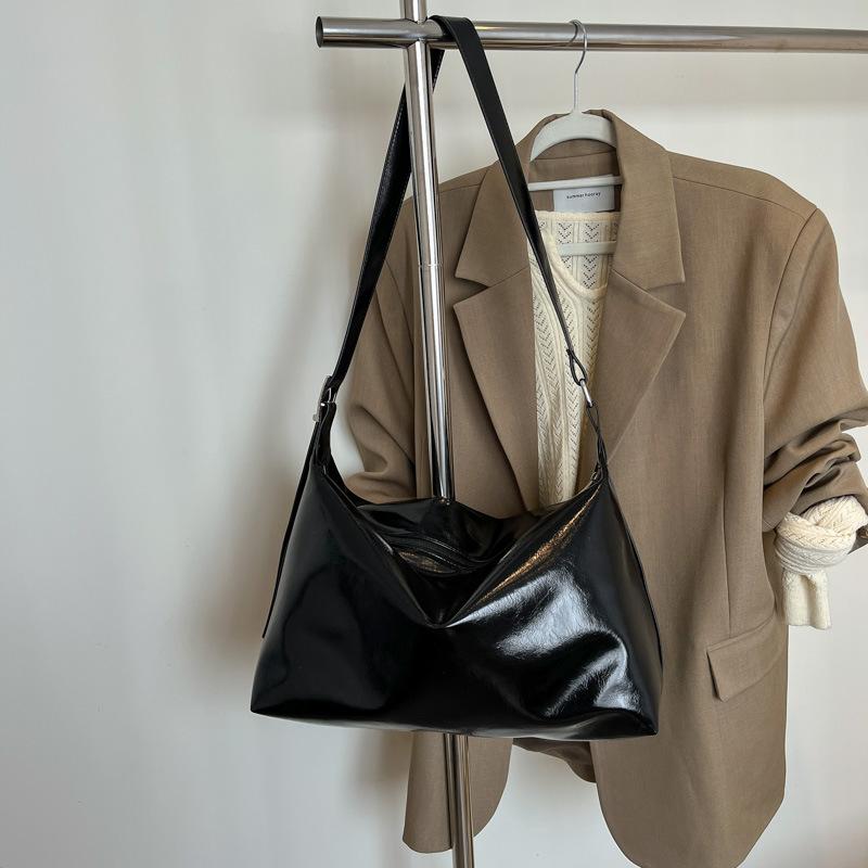 Casual Relaxation Large-capacity Bag Women's 2025 New Commuter Versatile Shoulder Messenger Bag Spring and Summer Tote Bag