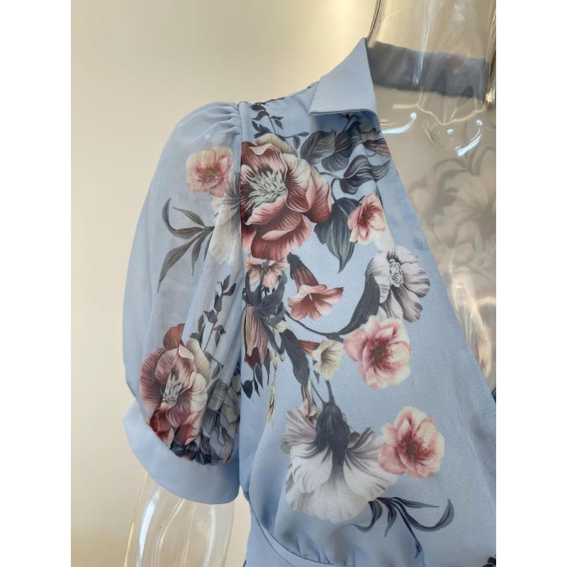 Abito Maxi Azzurro Chiaro con Stampa Floreale, Scollo a V, Maniche a Bolle, Cintura in Vita, Abito Estivo da Vacanza