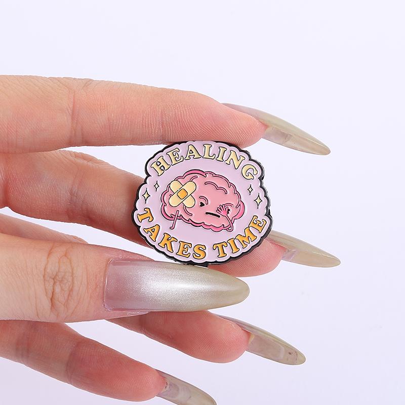 Inspirierende Zitate für psychische Gesundheit Emaille-Pins Mentally Healing Club Heilung braucht Zeit Lustige Gehirn-Pflaster Abzeichen Schmuck Geschenke