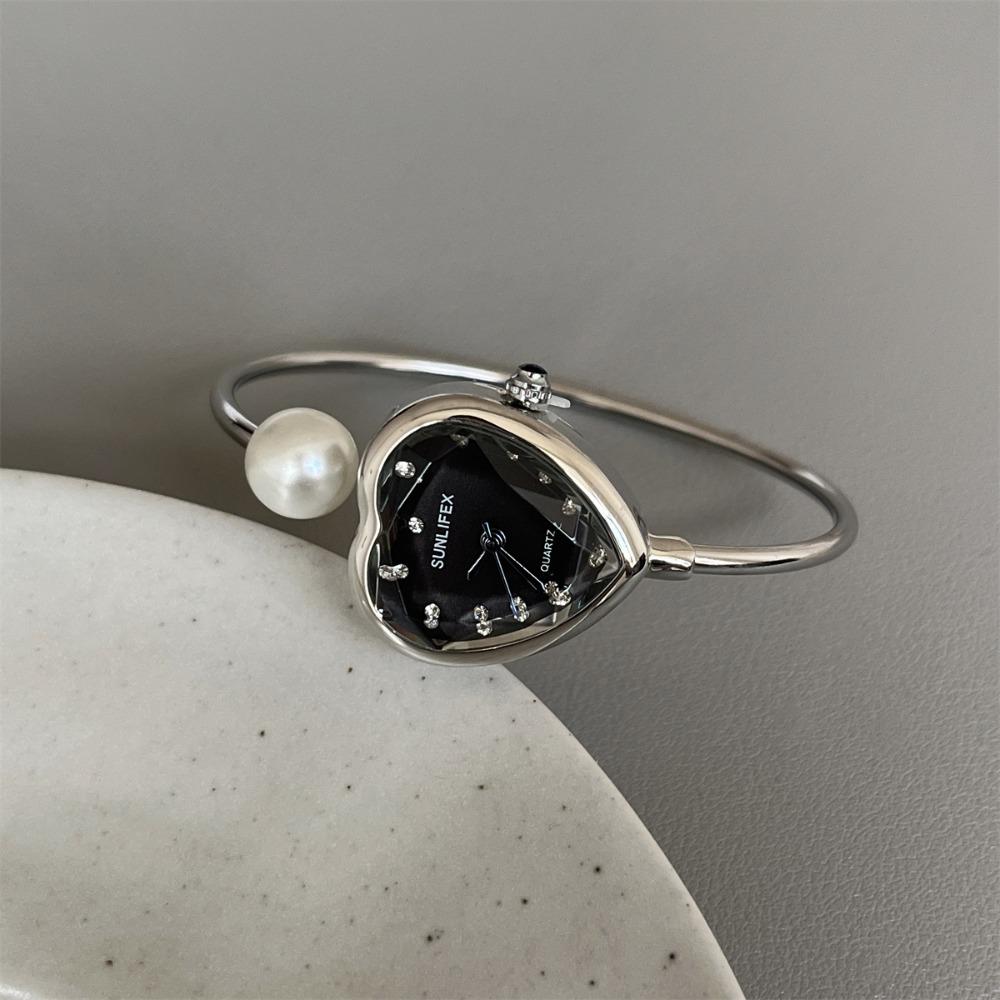 

Золотистый цвет, часы в форме сердца, браслет-манжета открытого дизайна, новые кварцевые часы, ювелирные аксессуары 5