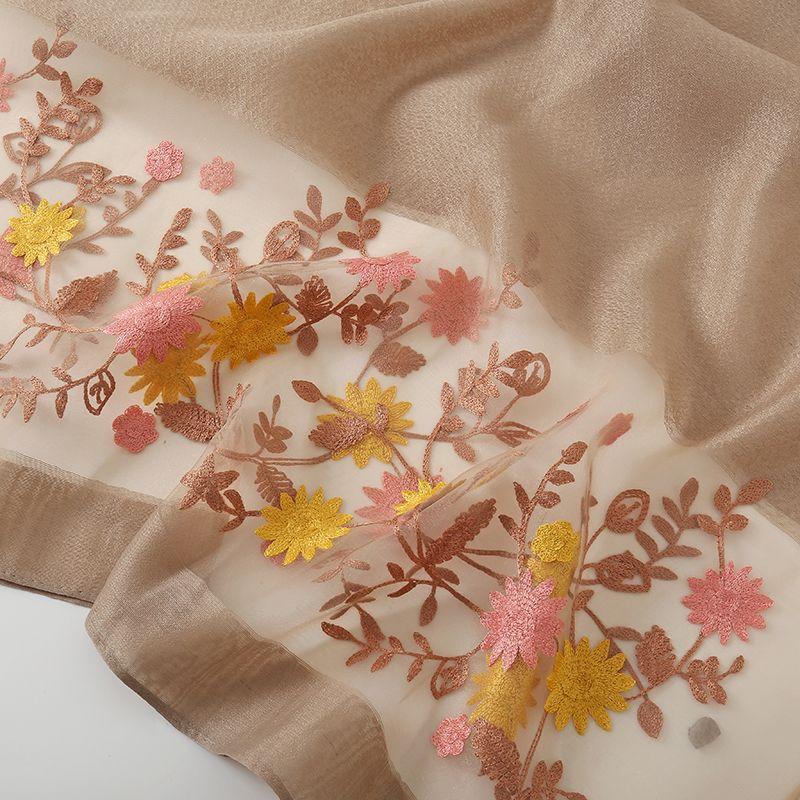 Eleganter Schal aus Seidenmischung mit Blumenstickereien – Atmungsaktives, sonnenschützendes und vielseitiges Tuch für stilvolle Wärme