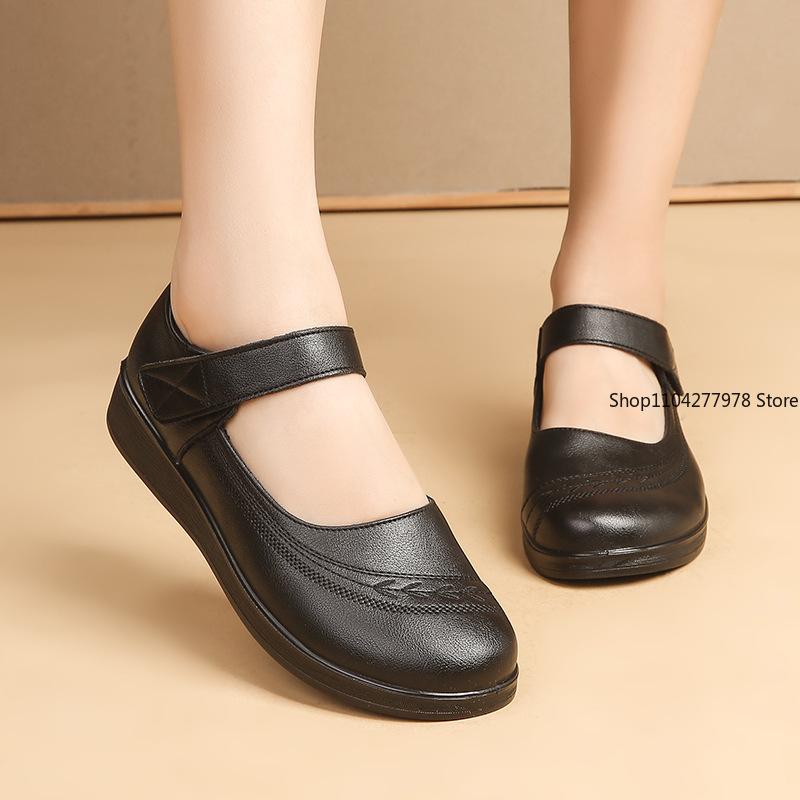 Fashion mother shoes Flats Pu leather soft soles, comfortable casual women's single shoes, large size mother Loafers Big Size 42
