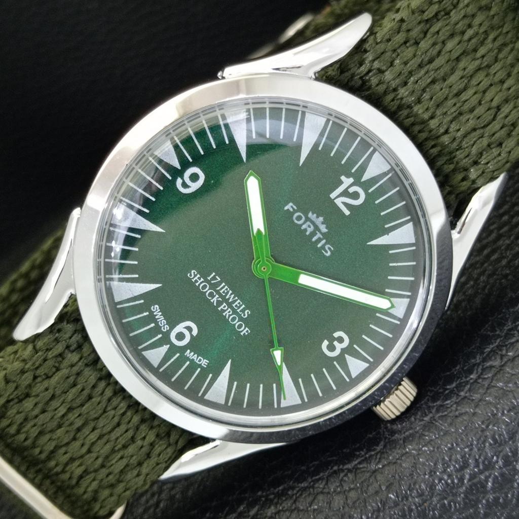 VINTAGE HAND-WINDING REFURBISHED SWISS MENS GREEN COLOR DIAL WATCH a700980-5 R205a-a700980