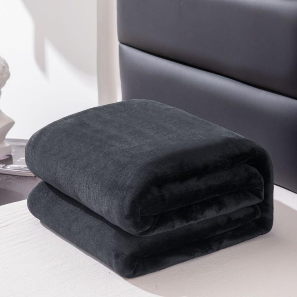 Solid Color Blanket with Thickened Fleece Suitable for All Seasons Machine Washable
