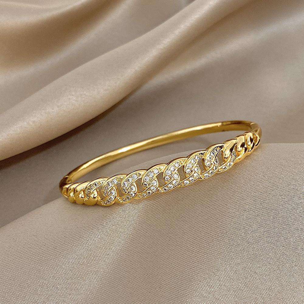 Luxury Sparkling Zircon Gold Plated Bracelet for Women Minimalist Hollow Geometry Round Bangle Bracelet Party Jewelry Gift