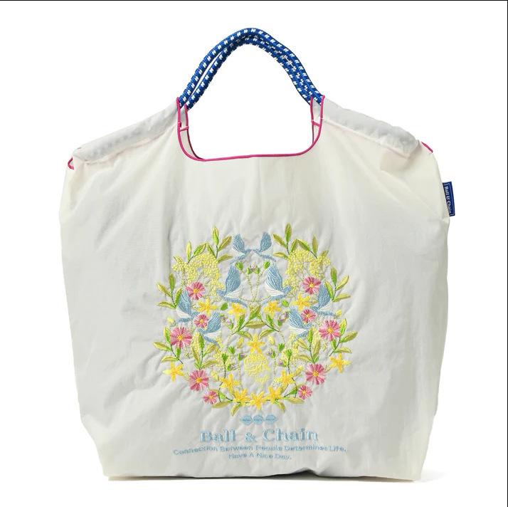 Japanese Four-Leaf Clover Embroidered Ball Chain Shoulder Bag - Trendy, Large-Capacity, Niche Commuter Style