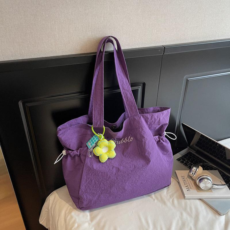 

Нишевый дизайн повседневная простая текстура тренд большая вместимость сумка 2025 лето новая модель в иностранном стиле женская сумка через плечо Without pendant фиолетовый