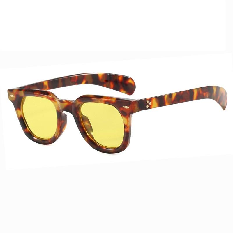 Vintage Square Sunglasses Men Women Fashion Brand Sunshade Glasses Oversized Rivets Rectangle Glasses Driving Eyewear Uv400