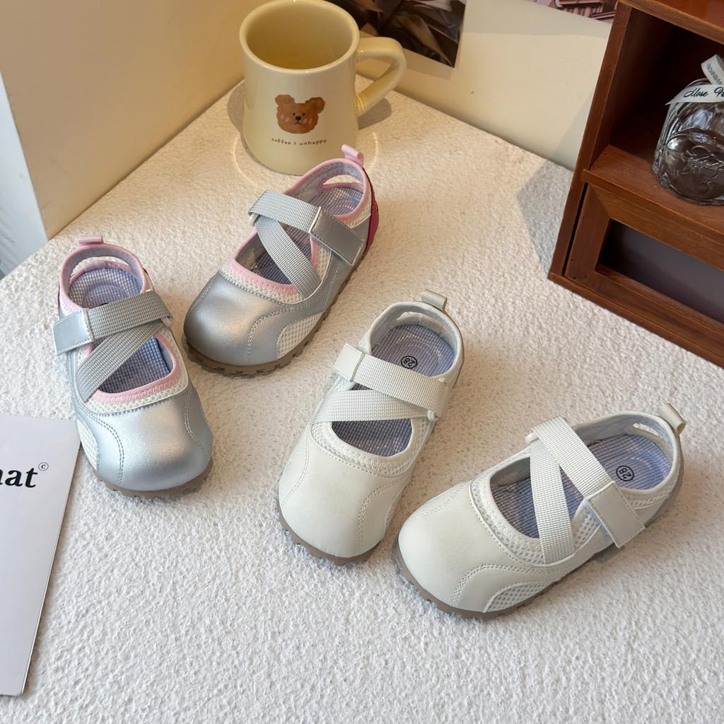 2025 spring and summer new girls small leather shoes Mary Jane shoes flat-bottomed versatile casual shoes puff single shoes leather shoes
