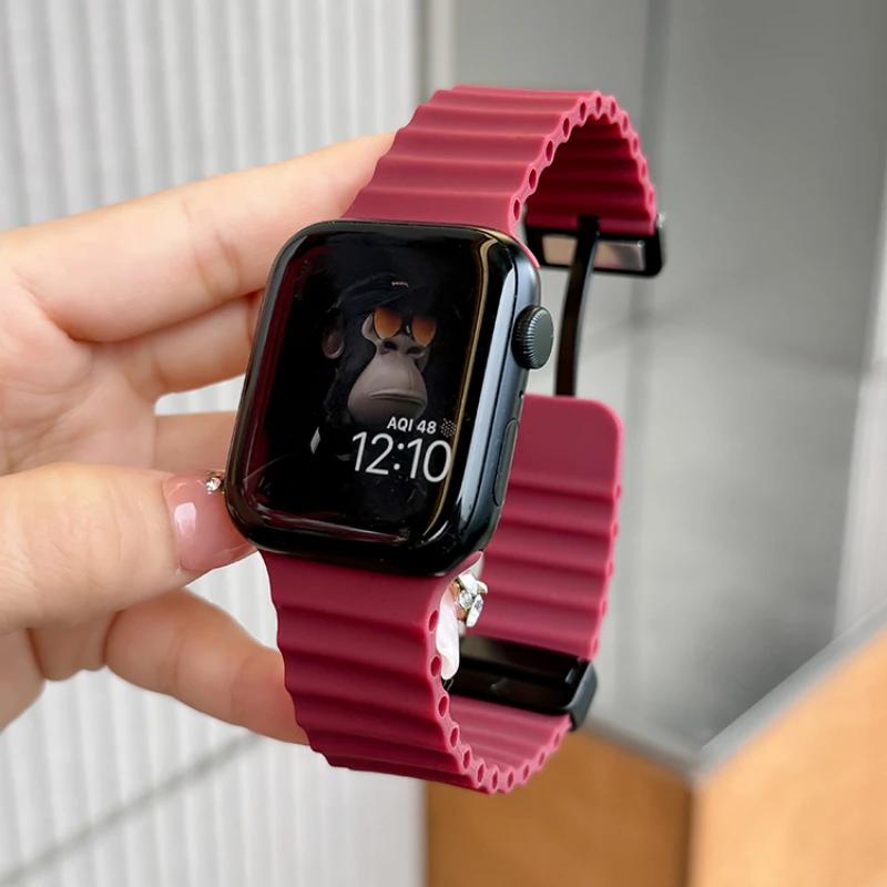 Silicone Strap For Apple watch band 49mm 46 45 44 40 41 38mm magnetic buckle bracelet iWatch series 3 4 5 6 se 7 8 9 10 Ultra 2