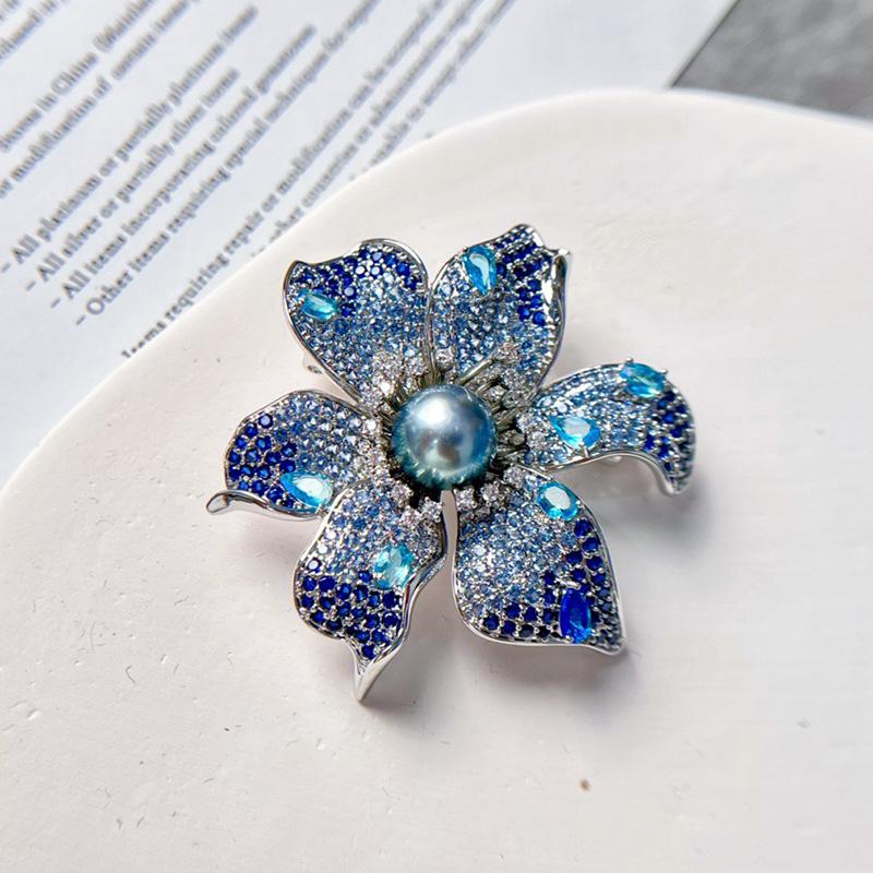 Retro Blue Flower Brooch with Gradient Zircon and Pearl Corsage.