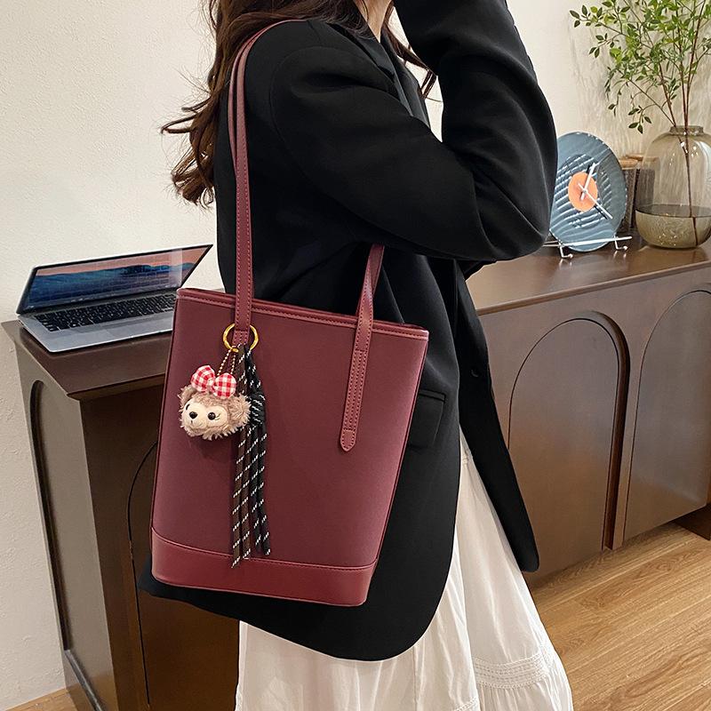 2025 New Fashion Trend Women's Shoulder Bag Crossbody Bag Bucket Bag Macaron Premium Textured Bag