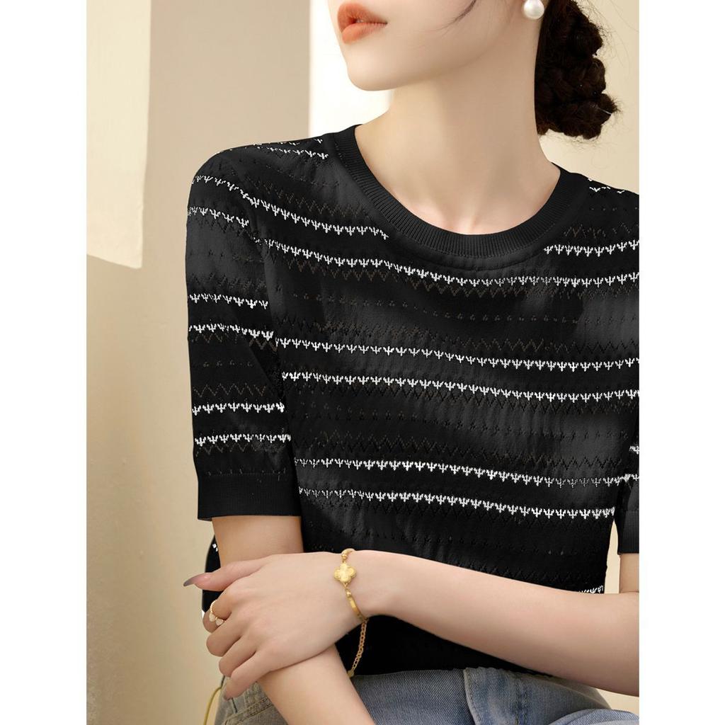Summer Women's Knitted T-shirt Thin Cut and Slimming Round Neck Short Sleeved T-shirt