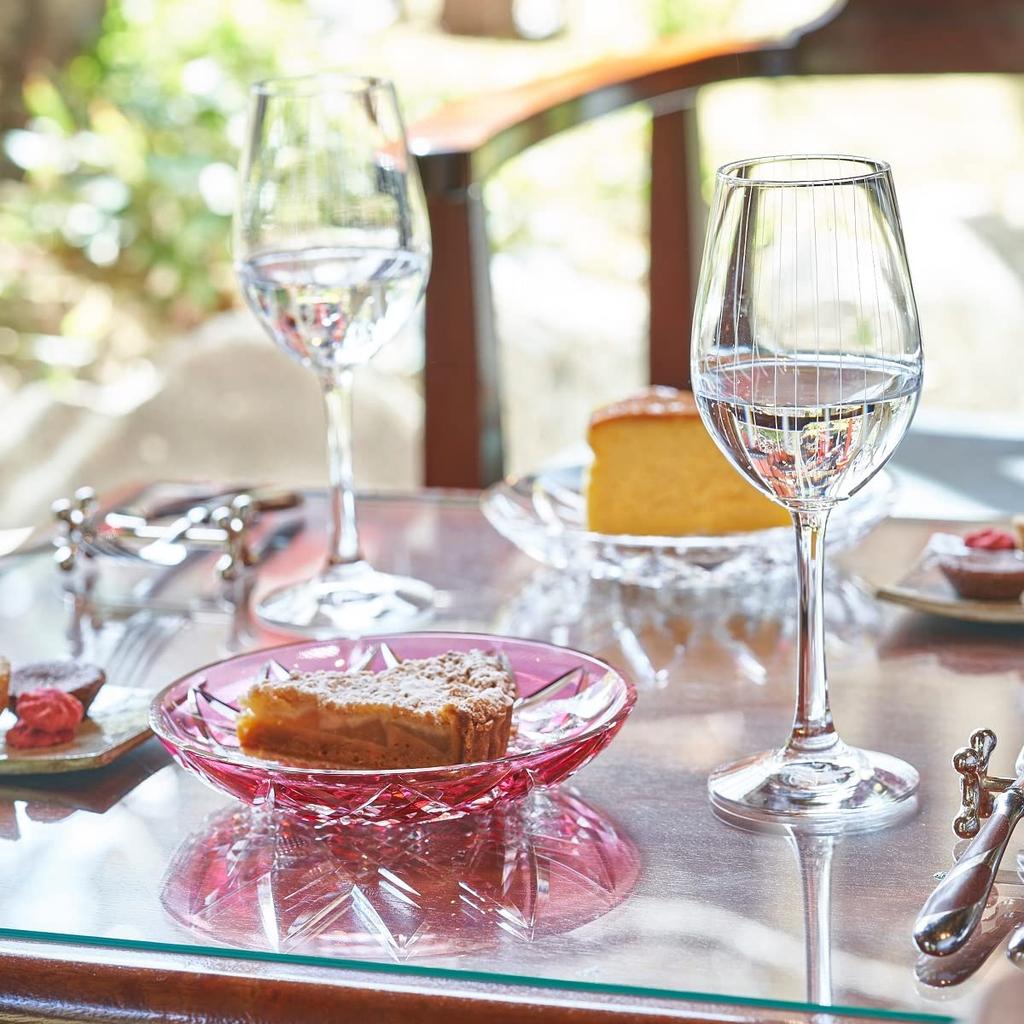 Taiburo Edo Kiriko Tateshimamon Wine Glasses Gift Made In Japan [Official Studio] (Pair) (Clear) TB0080-40s, Boxed,