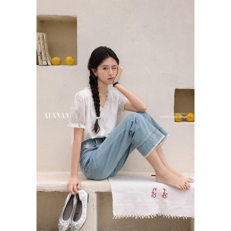 Luxiangnan Retro Lace-Trimmed Blue Straight-Leg Jeans