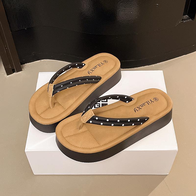 

Retro black thick-soled flip-flops for women s new summer wear with skirts and high-end sandals 40 чёрный