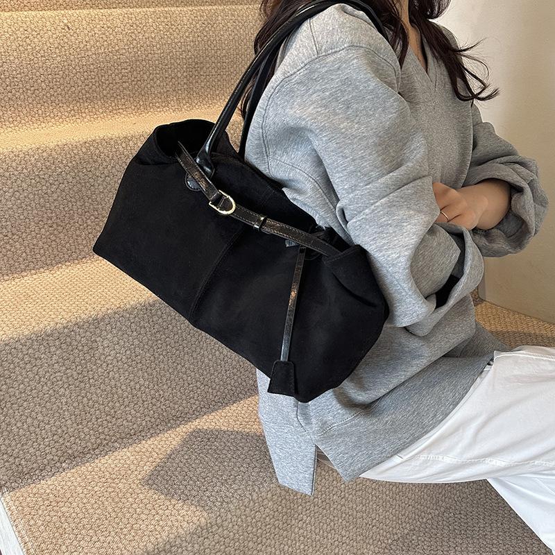 Autumn and winter retro large-capacity suede bag women's 2025 new casual commuter shoulder bag portable tote bag