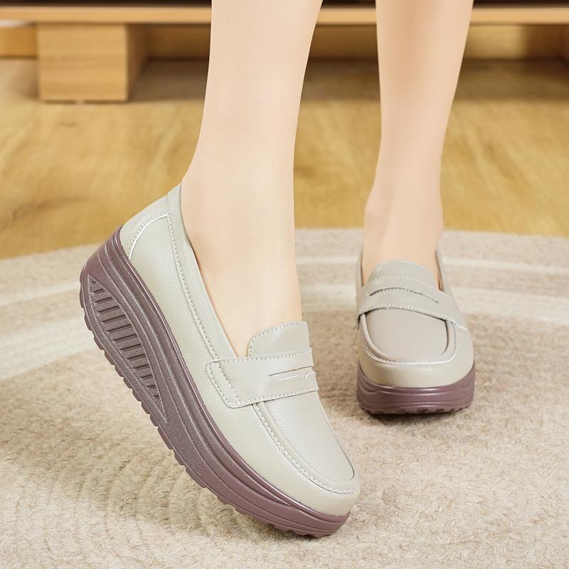 Ladies Platform Loafers Casual Elegant Black Leather Women Height Increase Thick Sole Shake Shoe for Mother