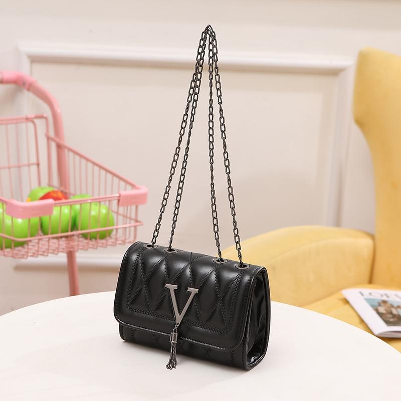 The New Diamond Classic Small Square Bag Is a Fashionable and Versatile One-shoulder Messenger Women's Bag.