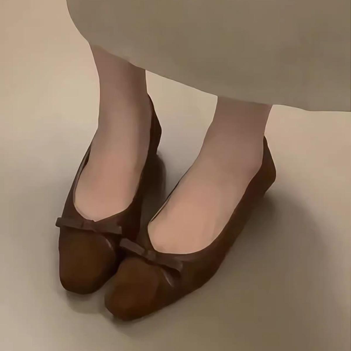 

Retro pumps for women s autumn new low-heeled square toe bow scoop shoes commuter shoes 40 коричневый