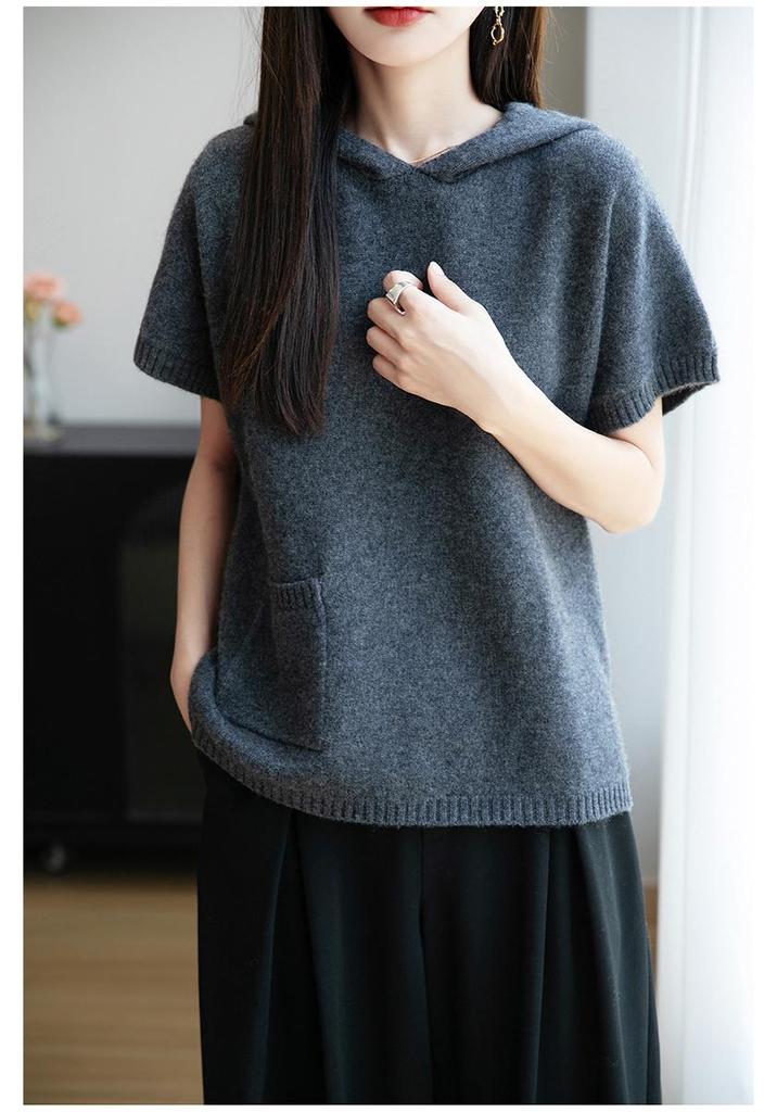 Early Autumn Women's Hooded Vest: 100% Pure Wool, Seven-Stitch, Short Sleeve, Pocket Design, Layering Sweater