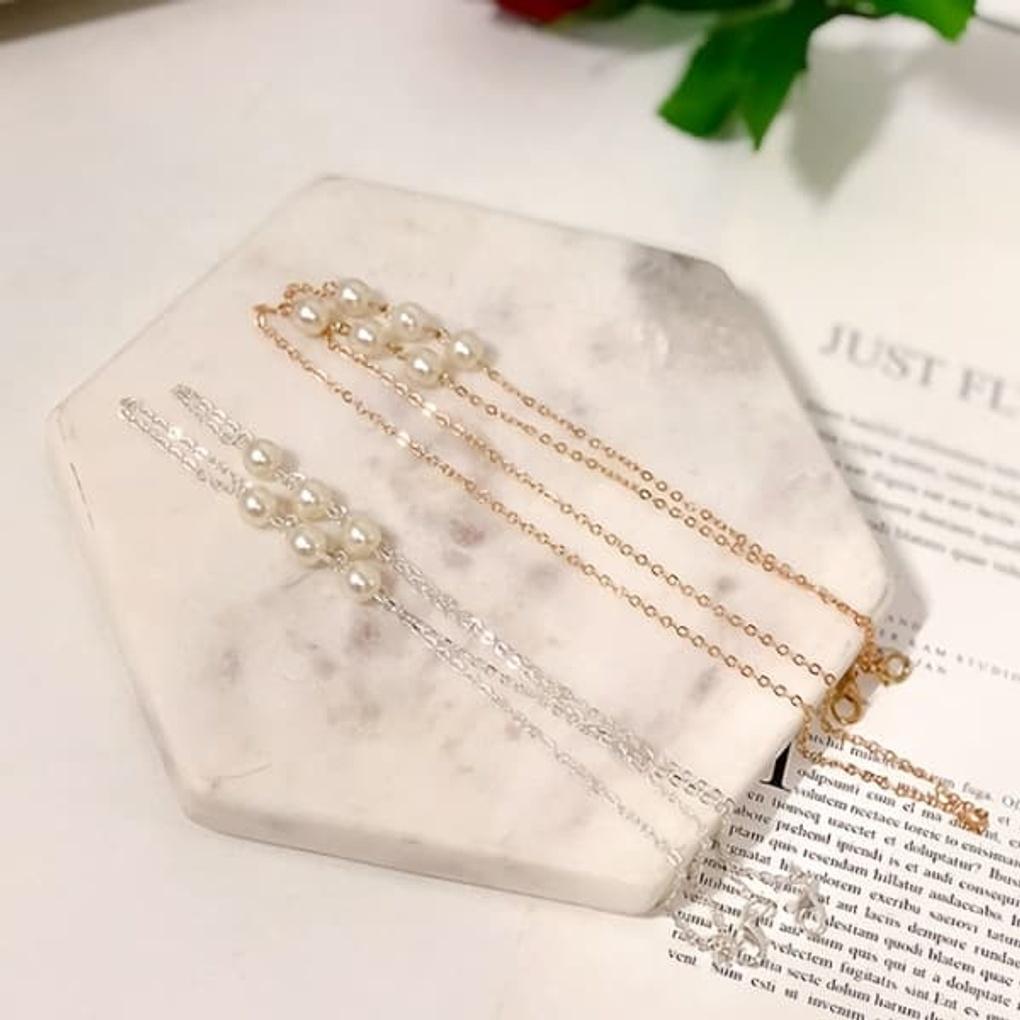 Women's Pearl Point Mask Chain Layered Necklace