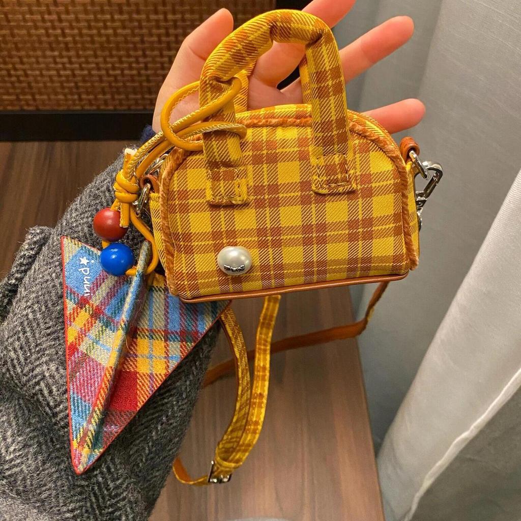 2025 new yellow plaid mini messenger bag earphone bag change bag spring and summer cute ins women's handbag tide