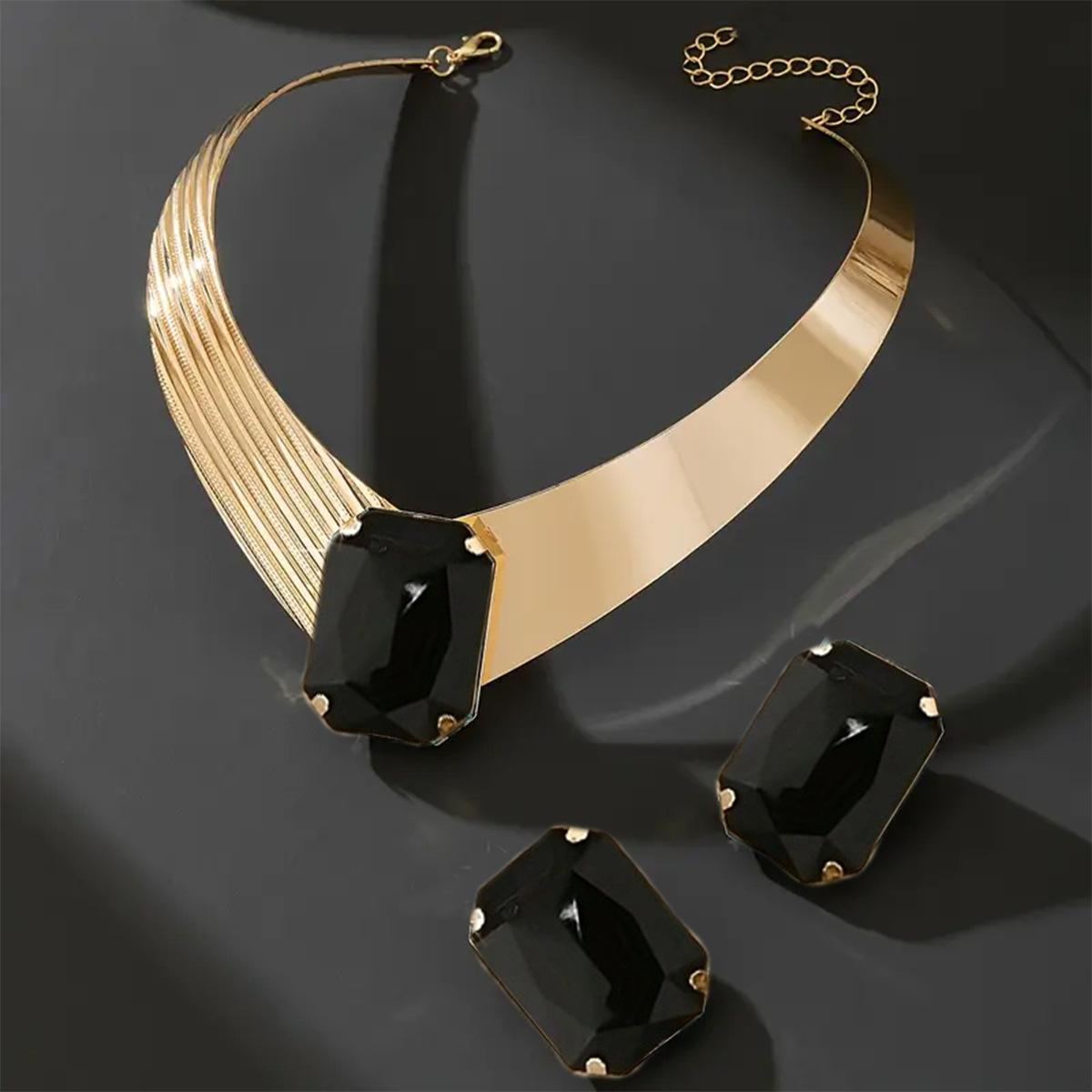 Новый набор серег-гвоздиков-чокеров, инкрустированных драгоценными камнями. Подарочный набор для праздничного банкета.