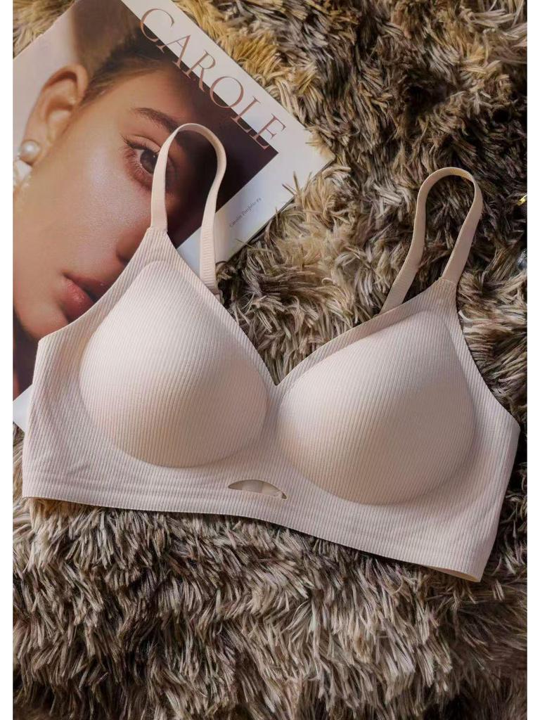 Seamless Hollow Design Supportive Bra – Comfort, Lift, and Anti-Sagging for a Smaller-Looking Bust