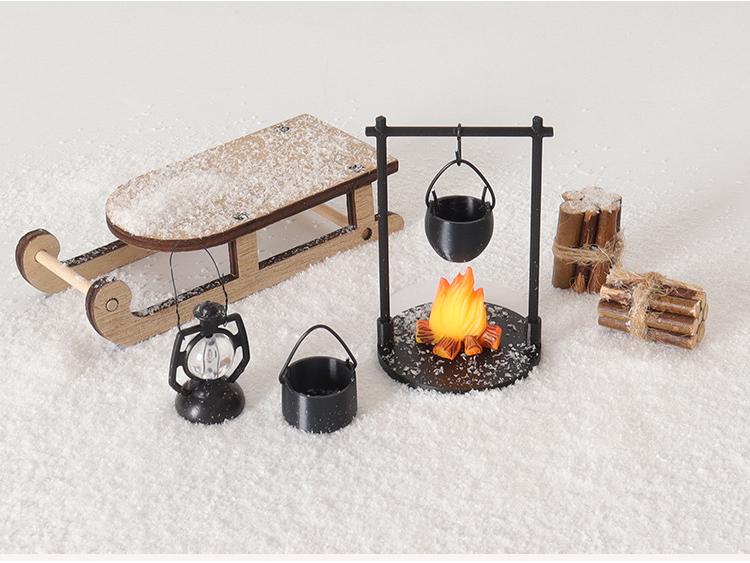 Miniature Christmas Sleigh Stove Model: Outdoor Hanging & Halloween Scene Props for OB11