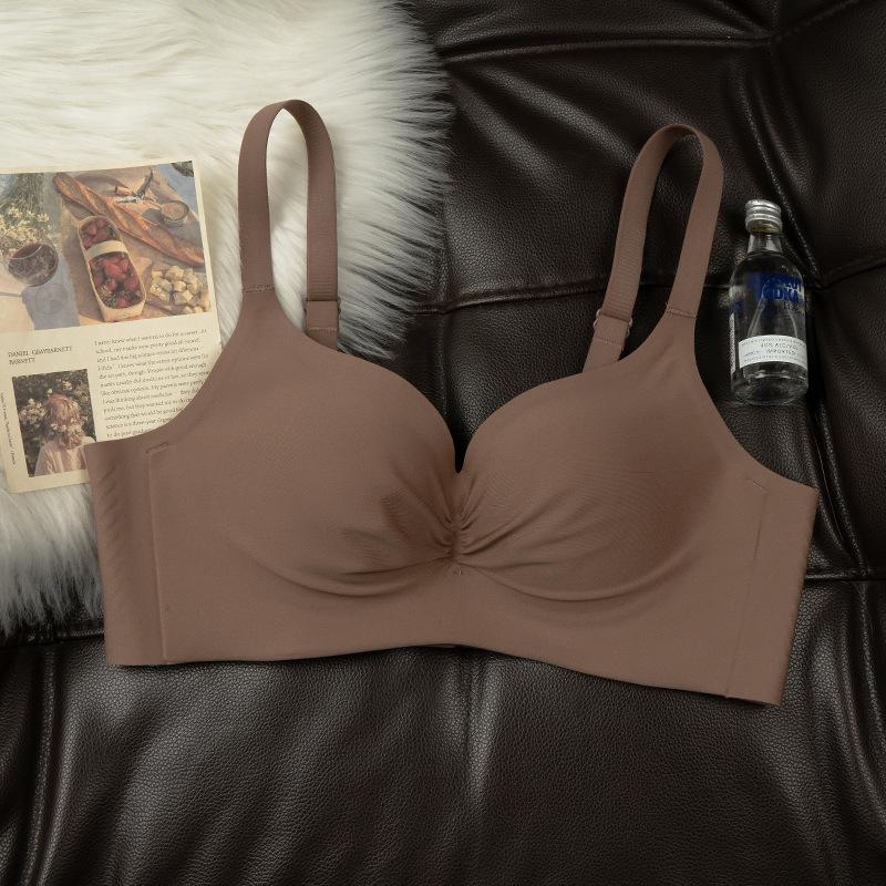Japanese seamless underwear women gather small breasts and show large steel rims bra close breasts women's comfortable adjustment bra