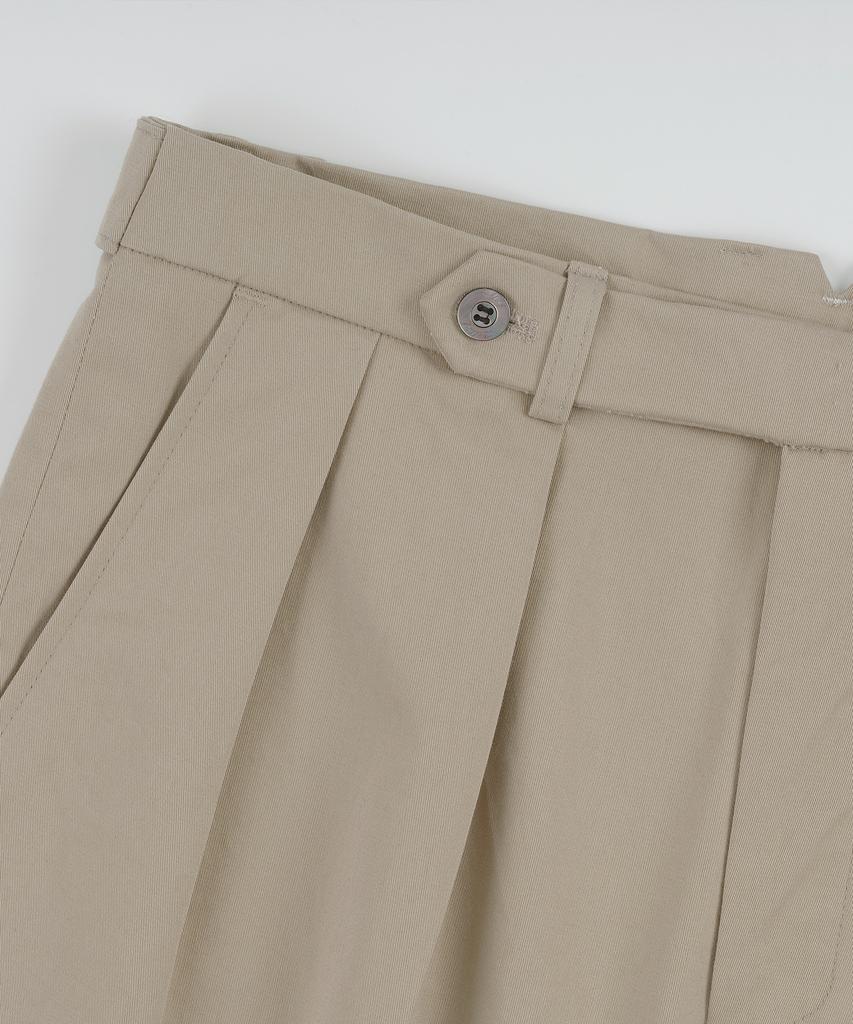 BELLIEF Essential Cotton 2-Pleated Chino Shorts (Beige)