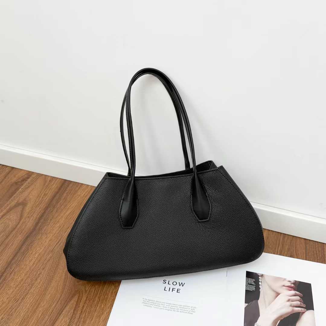

2026 New first-layer cowhide shoulder bag minimalist leather tote bag commuter shoulder handheld women s bag 39*10*19cm